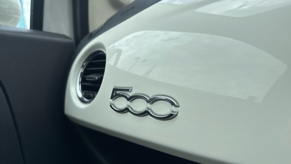 Fiat 500 1.2 Lounge 3dr [Start Stop] Petrol Hatchback - Image 15