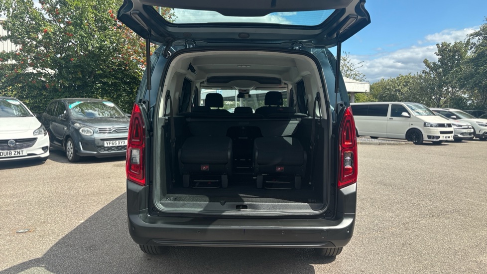 Citroen Berlingo 1.5 BlueHDi 130 Plus XL 5dr EAT8 [7 Seat/WAV] Diesel Estate - Image 4