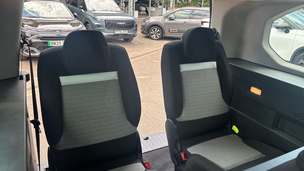 Citroen Berlingo 1.5 BlueHDi 130 Plus XL 5dr EAT8 [7 Seat/WAV] Diesel Estate - Image 8