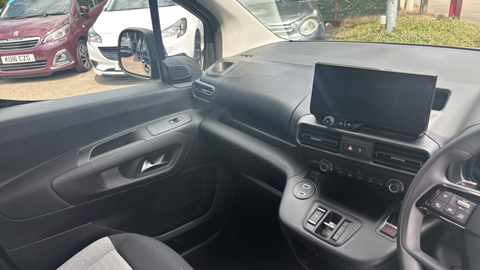 Citroen Berlingo 1.5 BlueHDi 130 Plus XL 5dr EAT8 [7 Seat/WAV] Diesel Estate - Image 14
