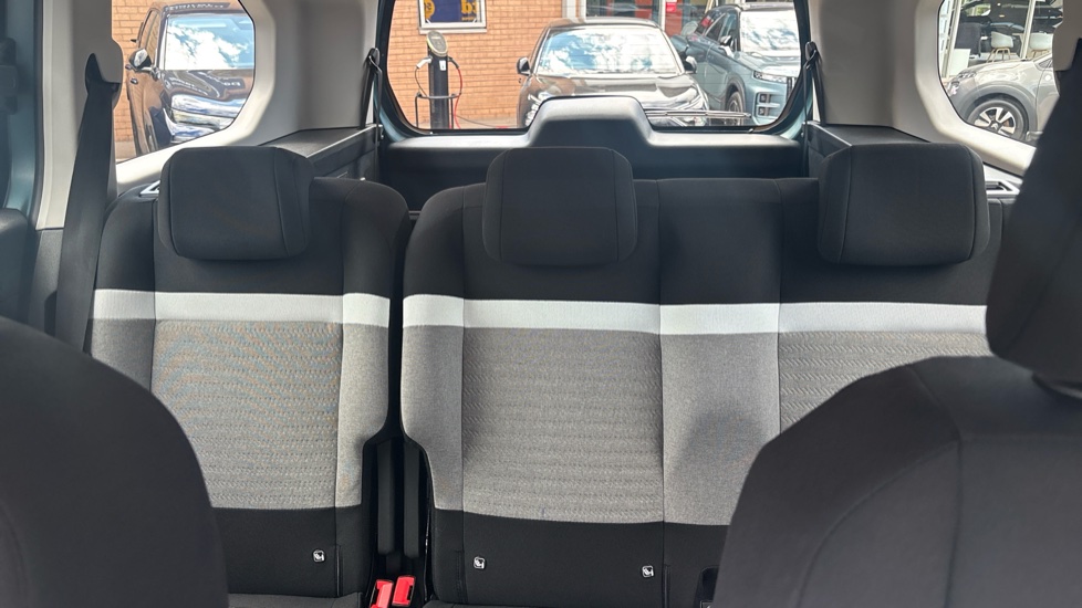 Citroen Berlingo 1.5 BlueHDi 130 Plus XL 5dr EAT8 [7 Seat/WAV] Diesel Estate - Image 15