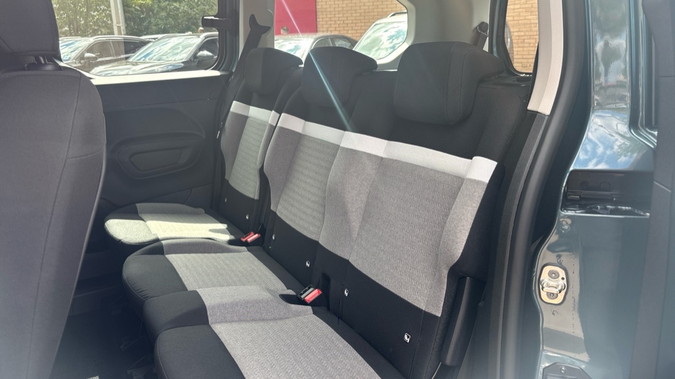 Citroen Berlingo 1.5 BlueHDi 130 Plus XL 5dr EAT8 [7 Seat/WAV] Diesel Estate - Image 16