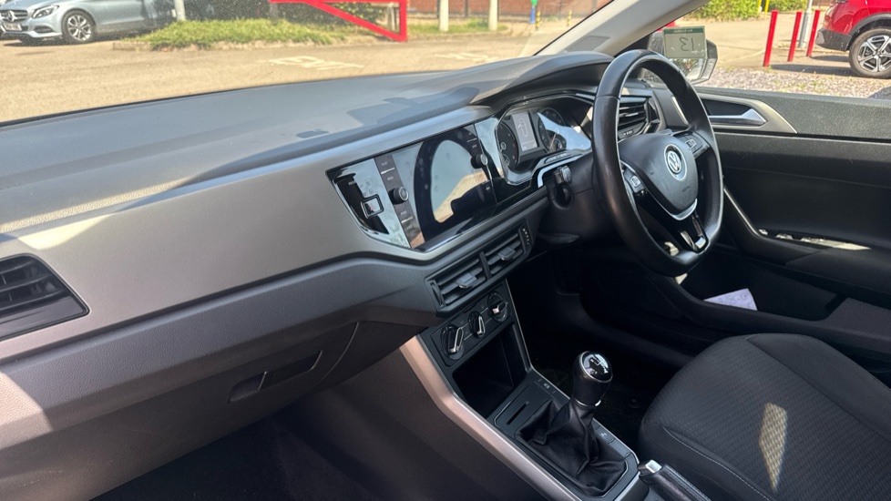Volkswagen Polo 1.0 TSI 95 SE 5dr Petrol Hatchback - Image 9