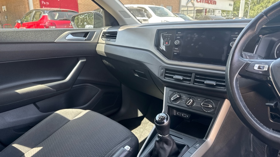 Volkswagen Polo 1.0 TSI 95 SE 5dr Petrol Hatchback - Image 14