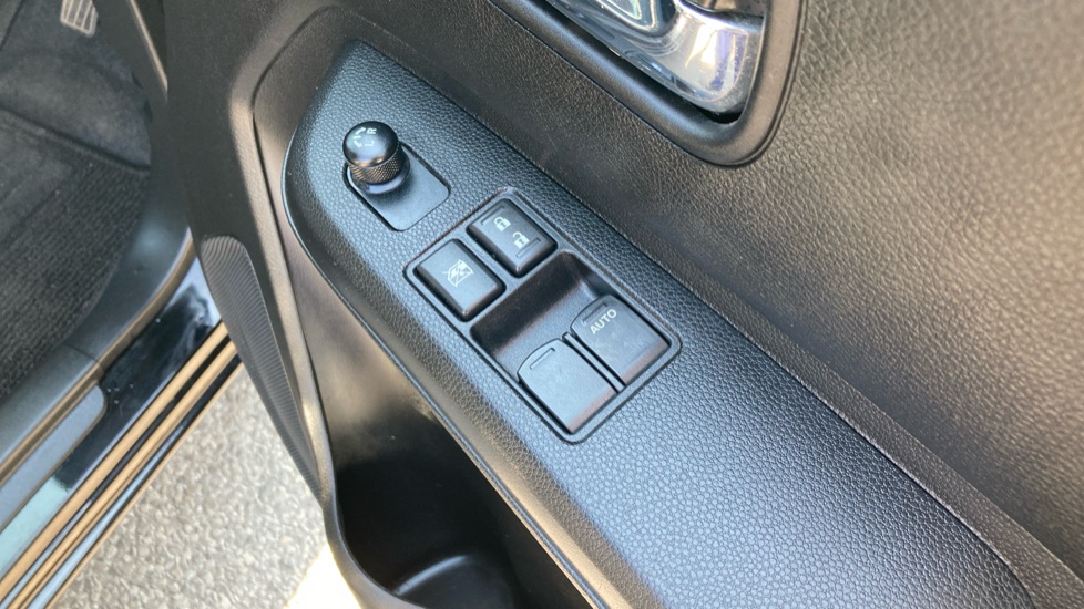 Suzuki Ignis 1.2 Dualjet 12V Hybrid SZ3 5dr Petrol Hatchback - Image 25