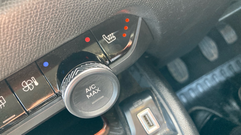 Citroen C4 1.2 PureTech [130] Max 5dr Petrol Hatchback - Image 27