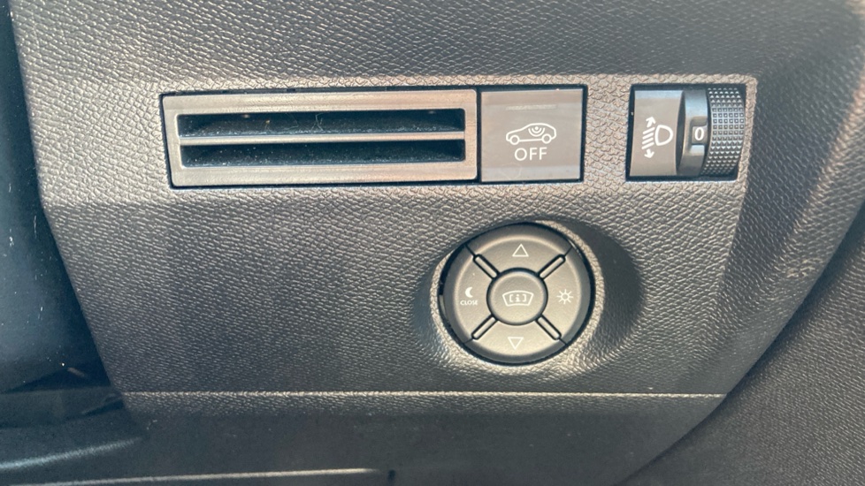Citroen C4 1.2 PureTech [130] Max 5dr Petrol Hatchback - Image 32