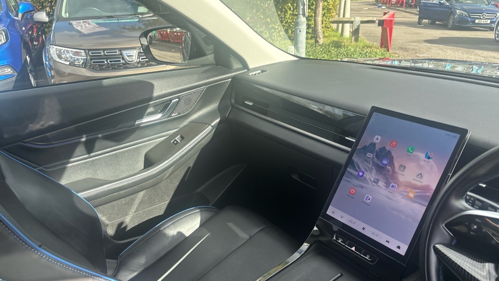 Jaecoo 5 155kW Luxury 61kWh 5dr Auto Electric Estate - Image 14