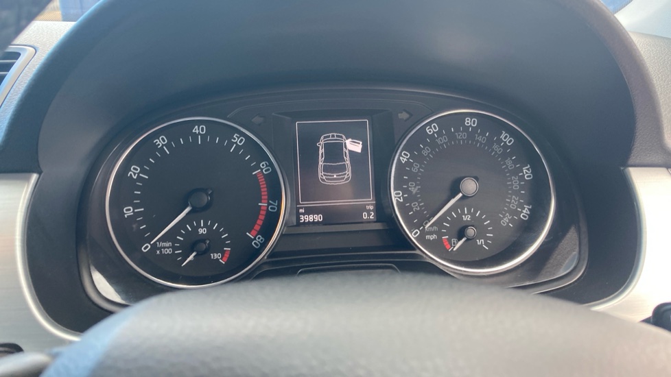 Skoda Fabia 1.0 MPI SE 5dr Petrol Hatchback - Image 18