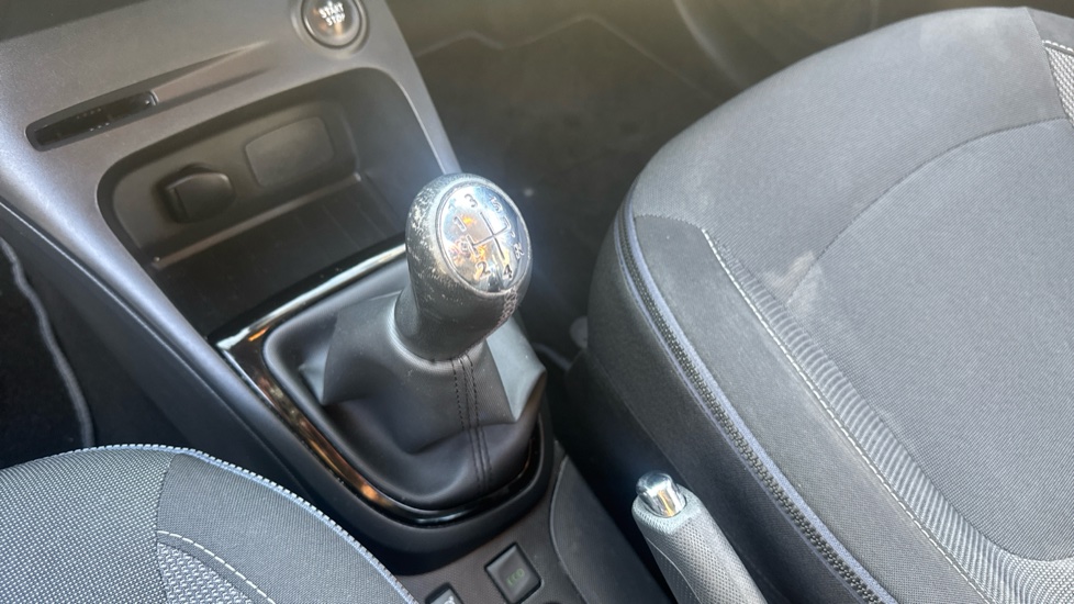 Renault Captur 1.5 dCi 90 Dynamique MediaNav Energy 5dr Diesel Hatchback - Image 13