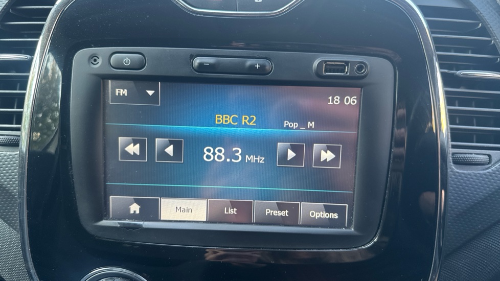 Renault Captur 1.5 dCi 90 Dynamique MediaNav Energy 5dr Diesel Hatchback - Image 19