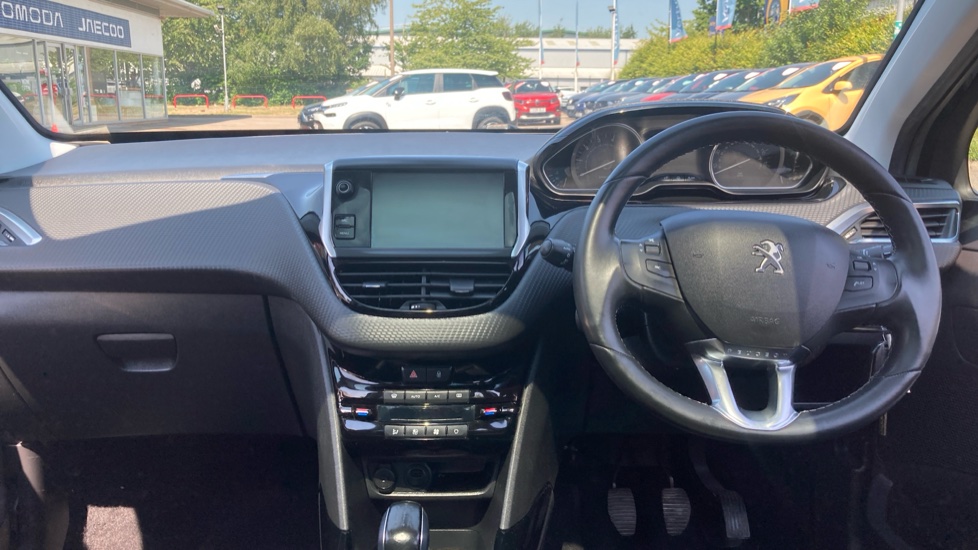 Peugeot 2008 1.2 PureTech Allure Premium 5dr [Start Stop] Petrol Estate - Image 10