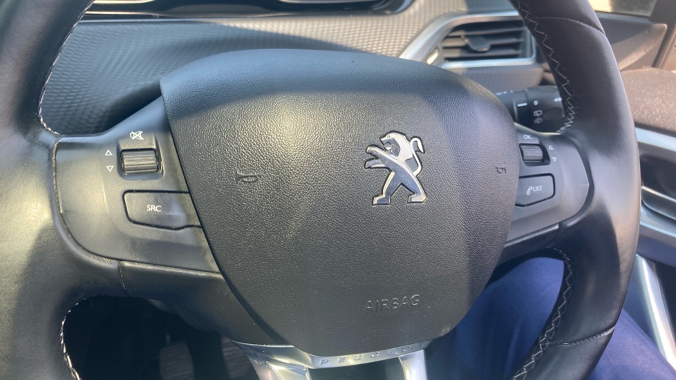 Peugeot 2008 1.2 PureTech Allure Premium 5dr [Start Stop] Petrol Estate - Image 23