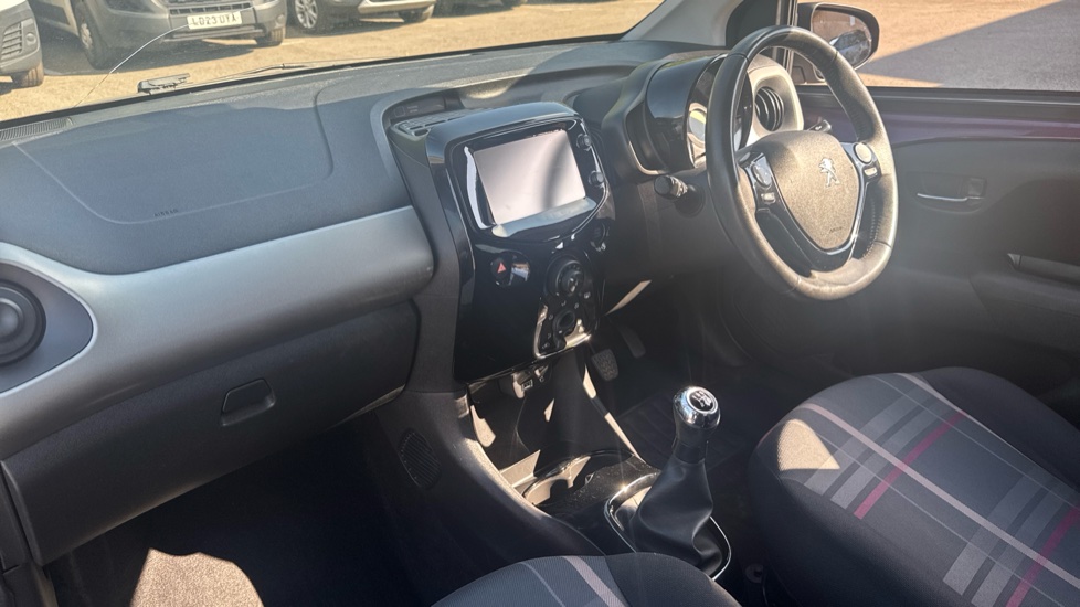 Peugeot 108 1.2 PureTech Allure 3dr Petrol Hatchback - Image 9