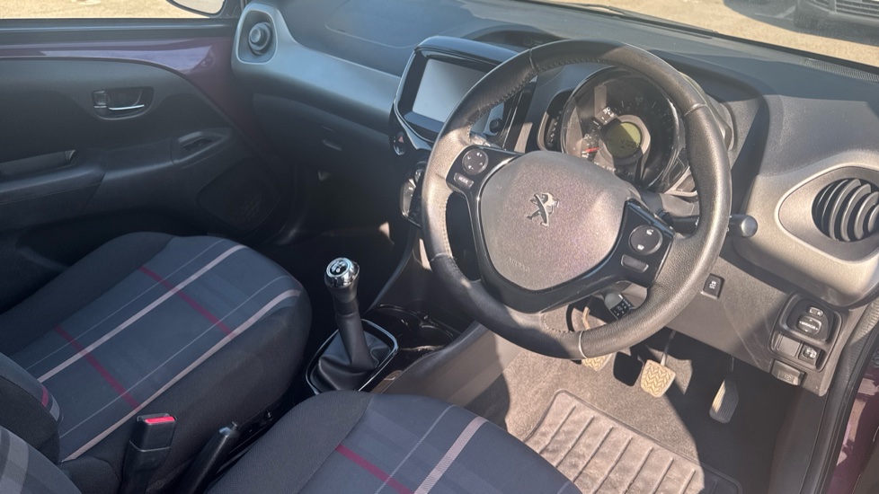 Peugeot 108 1.2 PureTech Allure 3dr Petrol Hatchback - Image 11