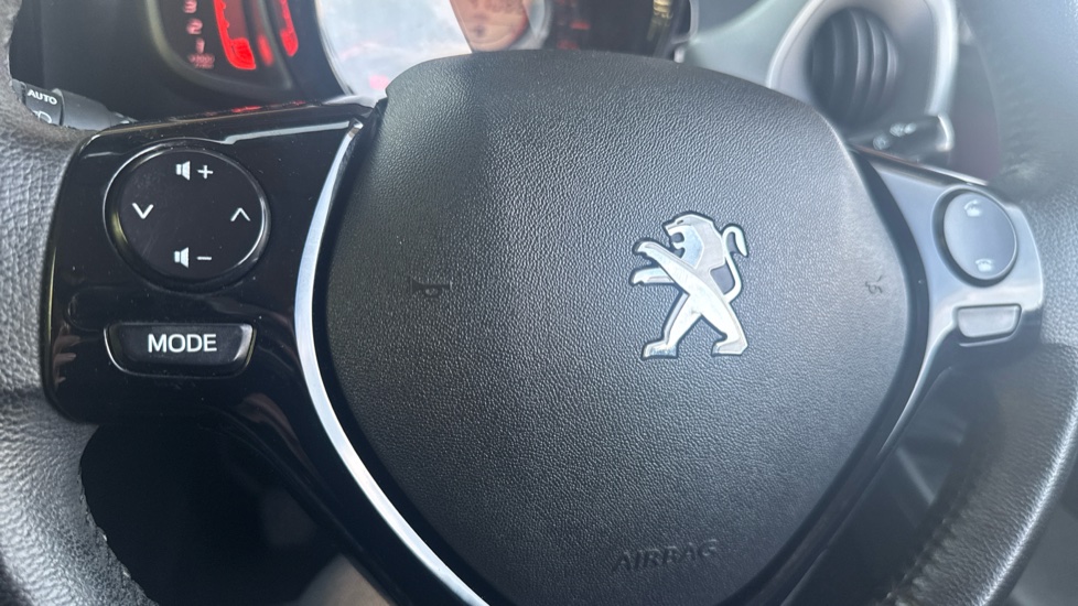 Peugeot 108 1.2 PureTech Allure 3dr Petrol Hatchback - Image 26