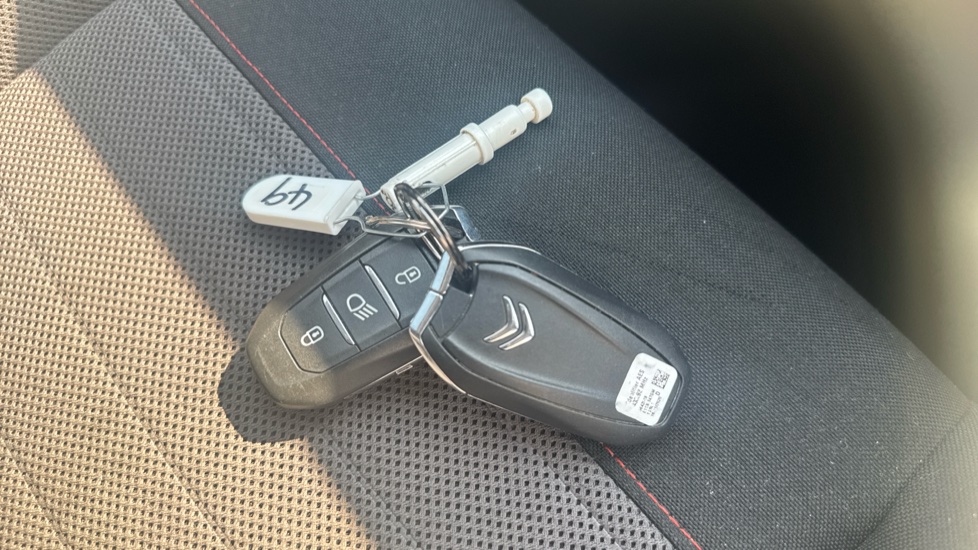 Citroen C3 Aircross 1.2 PureTech 110 Flair 5dr [6 speed] Petrol Hatchback - Image 20
