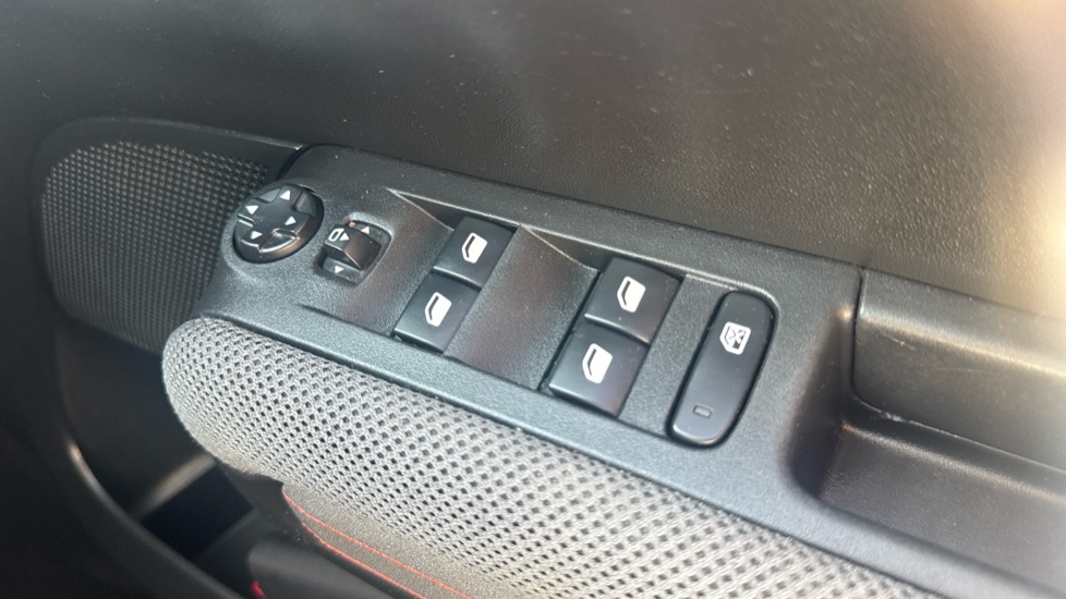 Citroen C3 Aircross 1.2 PureTech 110 Flair 5dr [6 speed] Petrol Hatchback - Image 25