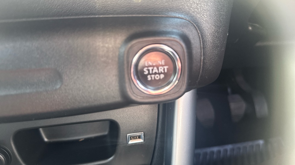 Citroen C3 Aircross 1.2 PureTech 110 Flair 5dr [6 speed] Petrol Hatchback - Image 34