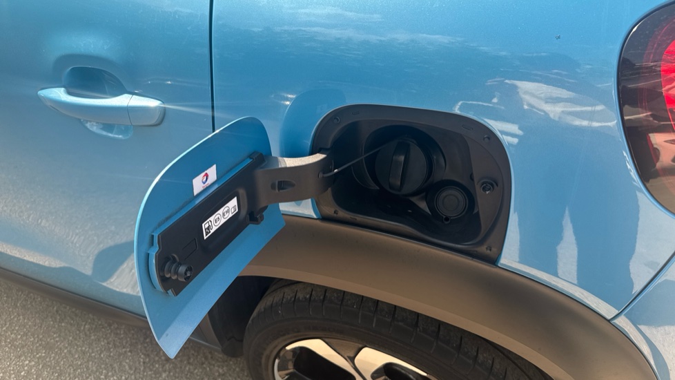 Citroen C3 Aircross 1.2 PureTech 110 Flair 5dr [6 speed] Petrol Hatchback - Image 35