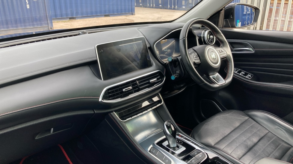 MG HS 1.5 T-GDI PHEV Exclusive 5dr Auto Hatchback - Image 9