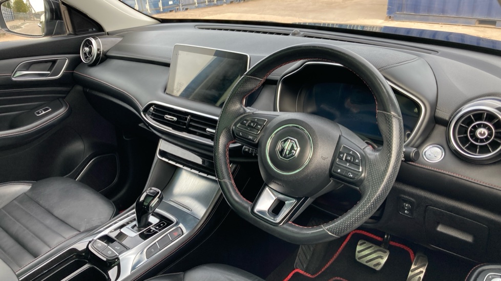MG HS 1.5 T-GDI PHEV Exclusive 5dr Auto Hatchback - Image 11