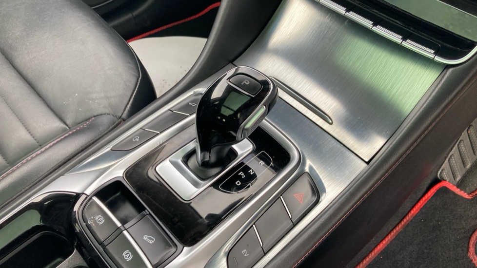MG HS 1.5 T-GDI PHEV Exclusive 5dr Auto Hatchback - Image 13