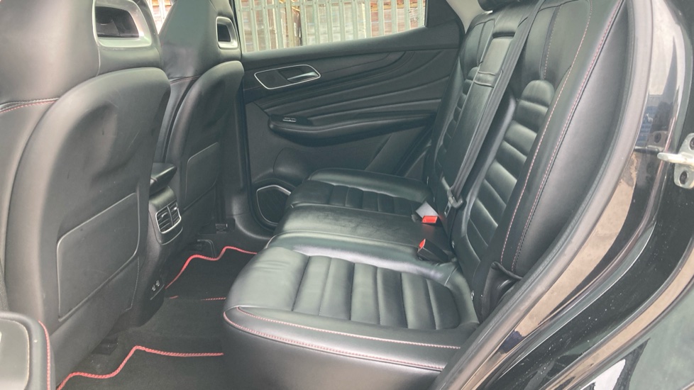 MG HS 1.5 T-GDI PHEV Exclusive 5dr Auto Hatchback - Image 16