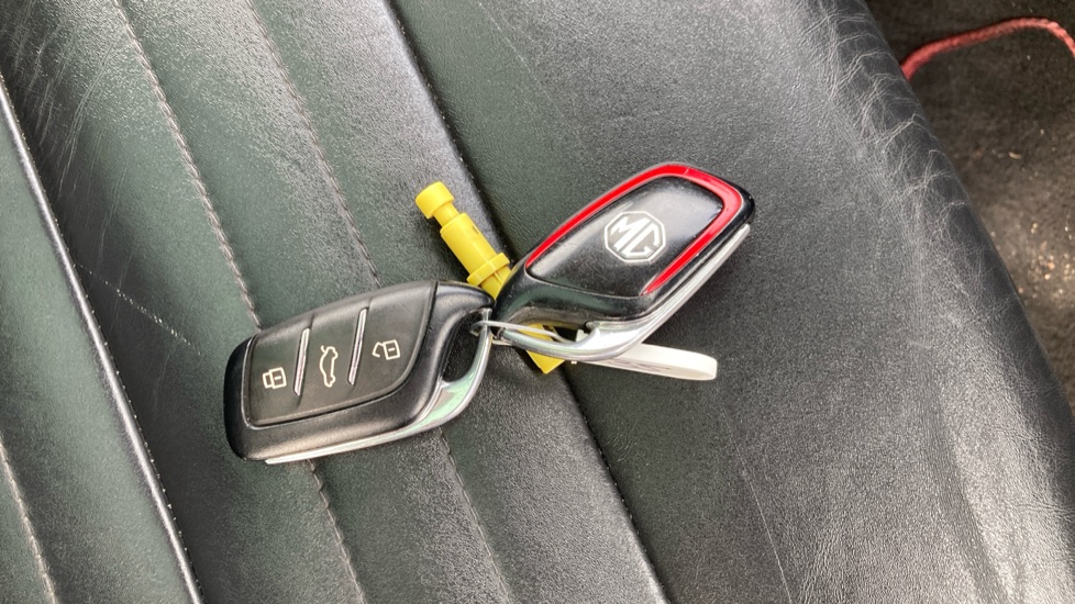MG HS 1.5 T-GDI PHEV Exclusive 5dr Auto Hatchback - Image 20