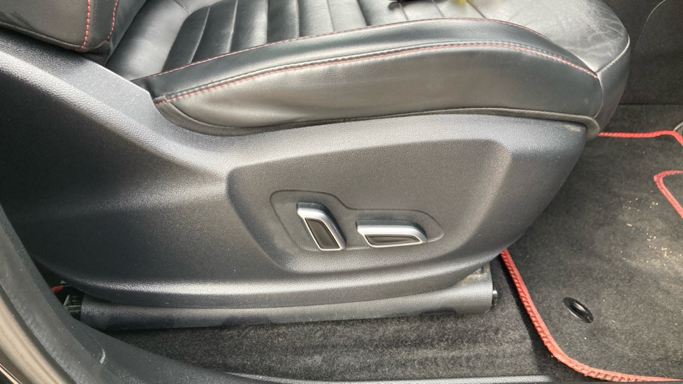 MG HS 1.5 T-GDI PHEV Exclusive 5dr Auto Hatchback - Image 23