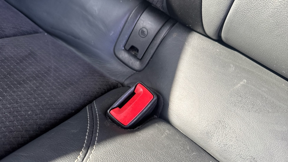 Audi A6 40 TDI Black Edition 5dr S Tronic Diesel Estate - Image 17
