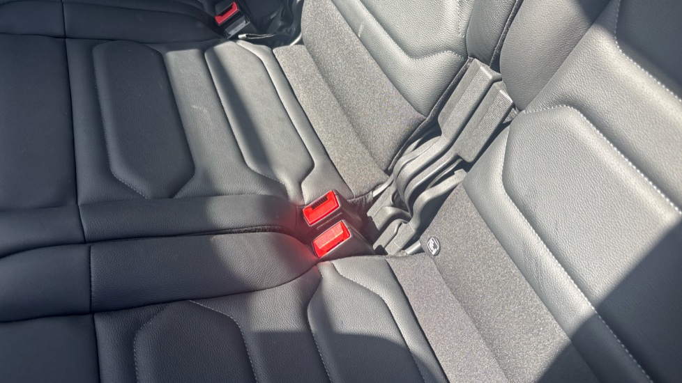Citroen C5 Aircross 1.2 PureTech C-Series Edition 5dr EAT8 Petrol Hatchback - Image 17
