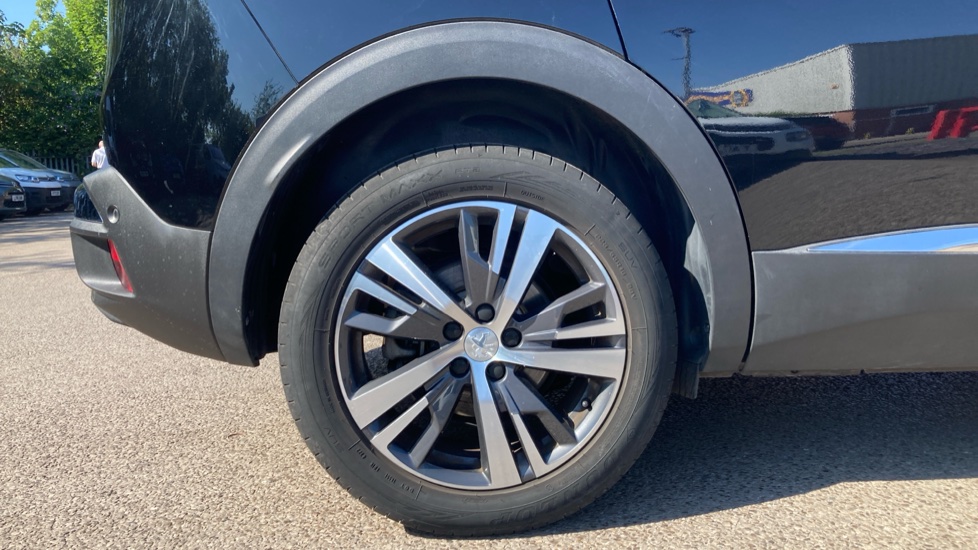 Peugeot 3008 1.2 PureTech Allure Premium+ 5dr EAT8 Petrol Estate - Image 7