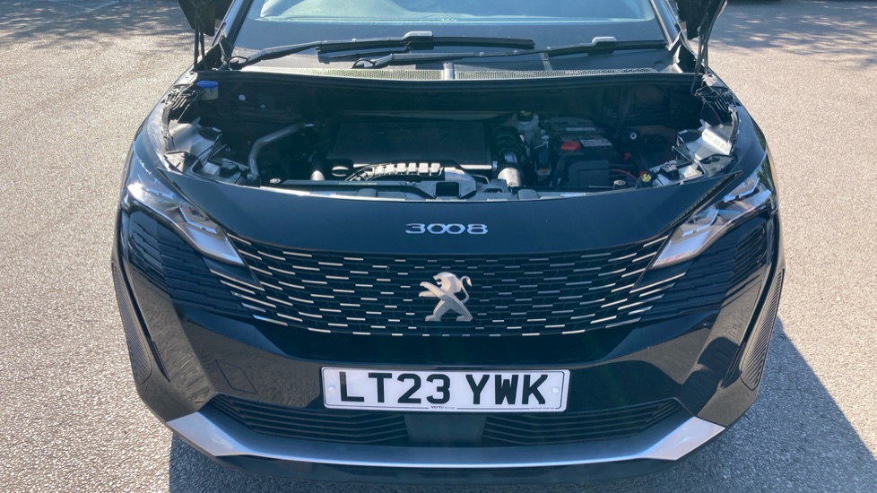 Peugeot 3008 1.2 PureTech Allure Premium+ 5dr EAT8 Petrol Estate - Image 8