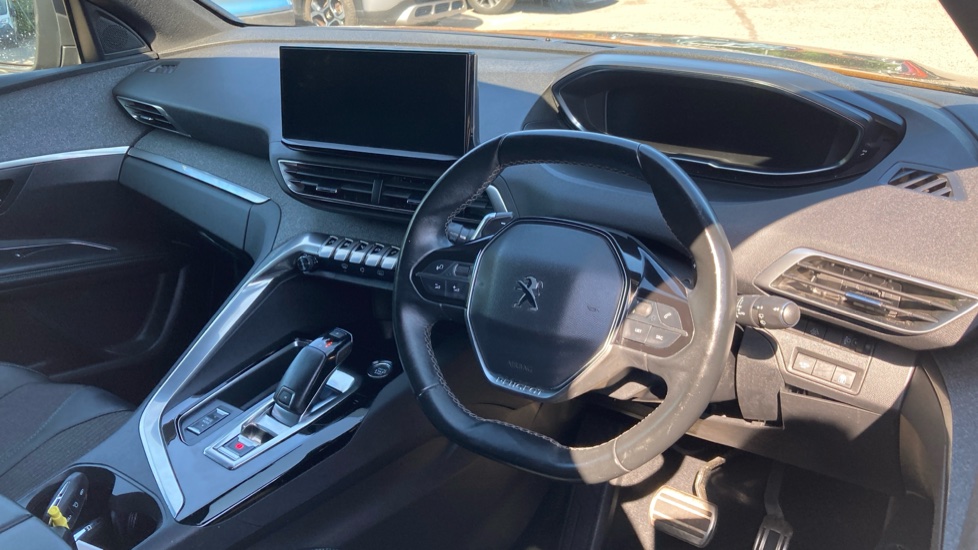 Peugeot 3008 1.2 PureTech Allure Premium+ 5dr EAT8 Petrol Estate - Image 11
