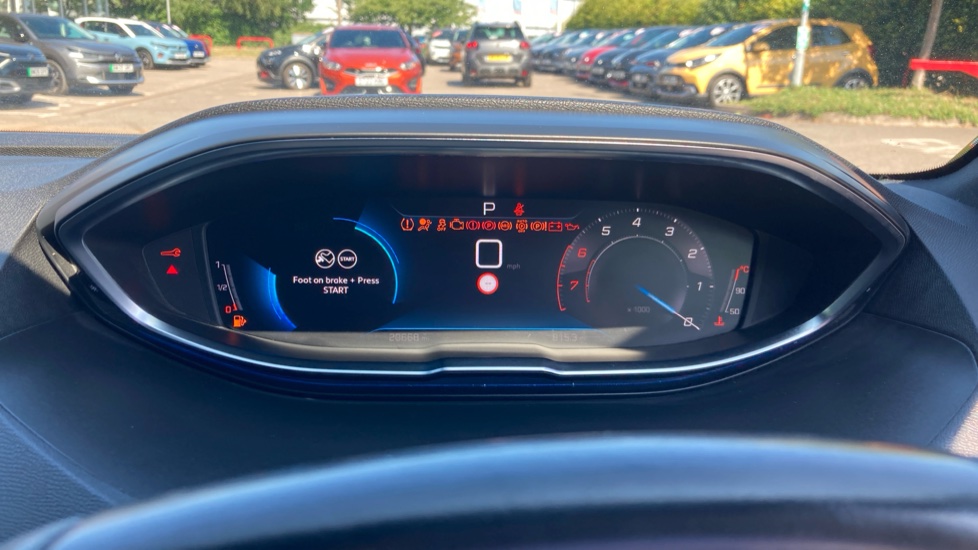 Peugeot 3008 1.2 PureTech Allure Premium+ 5dr EAT8 Petrol Estate - Image 18