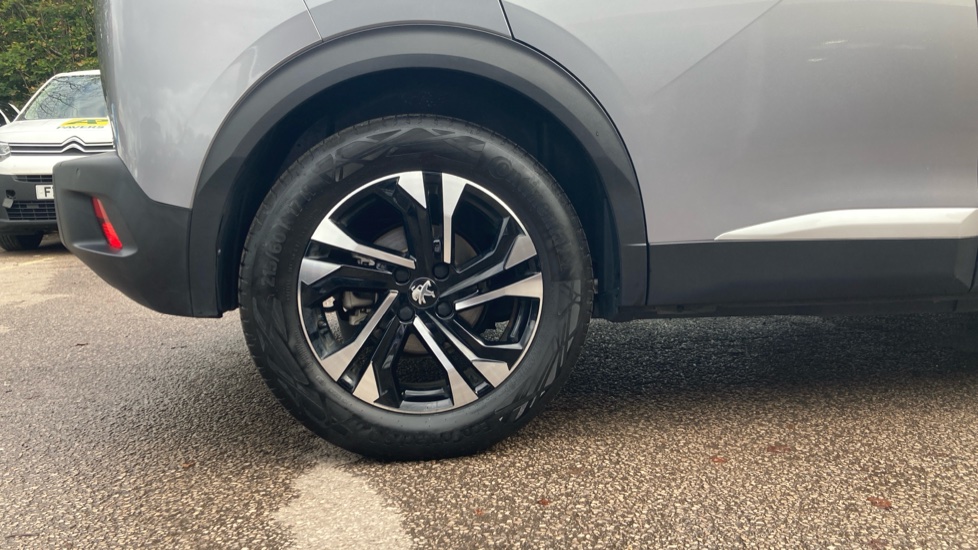 Peugeot 2008 100kW Allure Premium+ 50kWh 5dr Auto Electric Estate - Image 7
