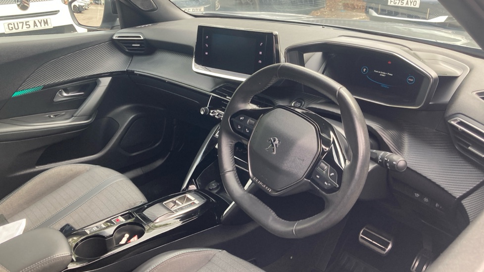 Peugeot 2008 100kW Allure Premium+ 50kWh 5dr Auto Electric Estate - Image 11