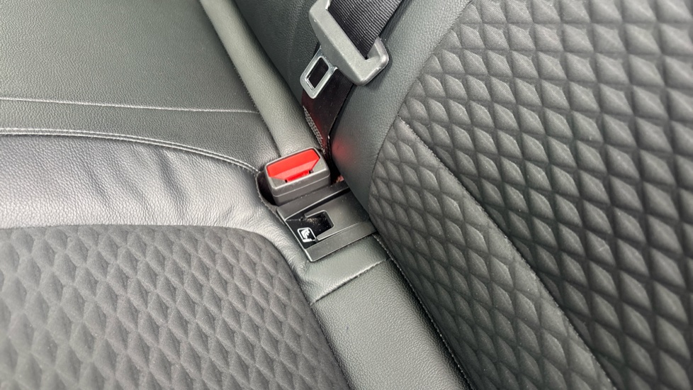 Ford Focus 1.0 EcoBoost 125 Titanium X 5dr Auto Petrol Estate - Image 17