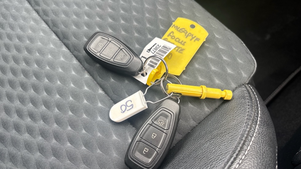 Ford Focus 1.0 EcoBoost 125 Titanium X 5dr Auto Petrol Estate - Image 20