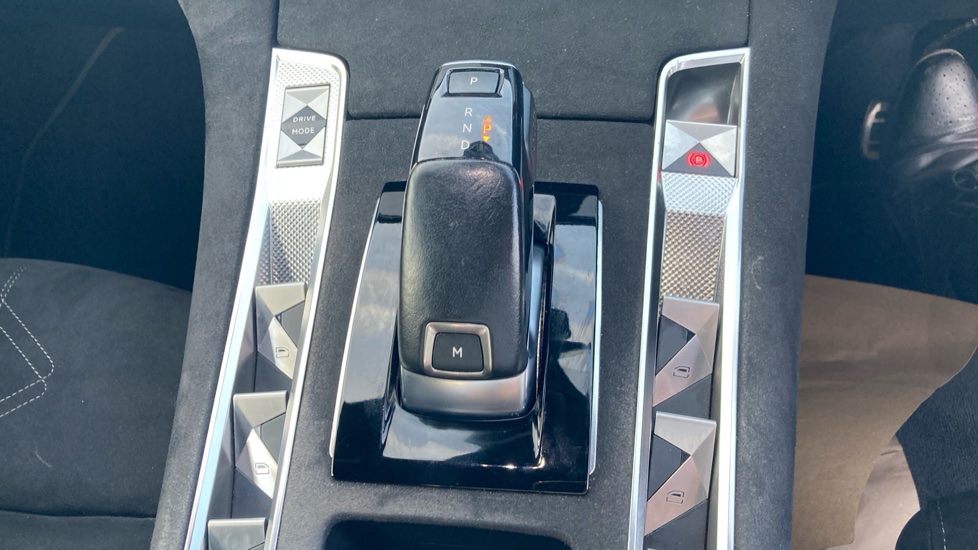 DS 7 Crossback 1.5 BlueHDi Performance Line + 5dr EAT8 Diesel - Image 28