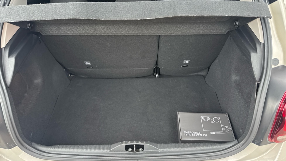Citroen C3 1.2 PureTech Plus 5dr Petrol Hatchback - Image 4