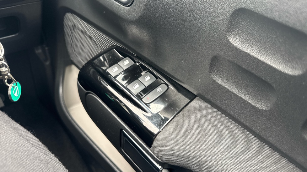 Citroen C3 1.2 PureTech Plus 5dr Petrol Hatchback - Image 26