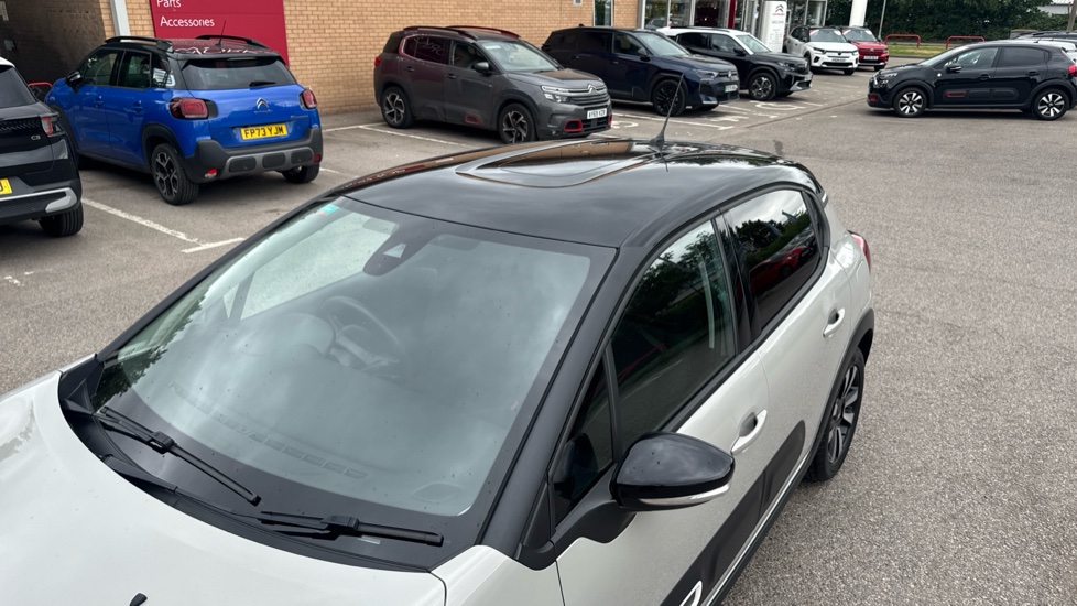 Citroen C3 1.2 PureTech Plus 5dr Petrol Hatchback - Image 32