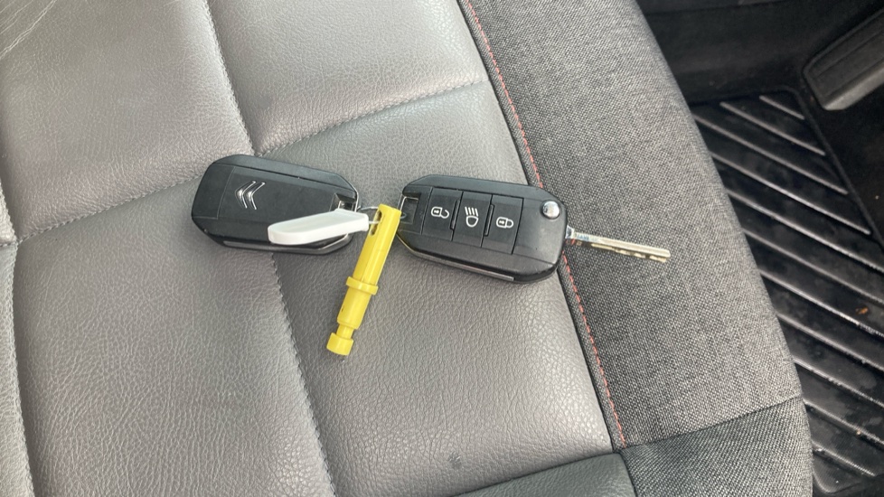 Citroen C5 Aircross 1.6 PureTech 180 Flair 5dr EAT8 Petrol Hatchback - Image 20