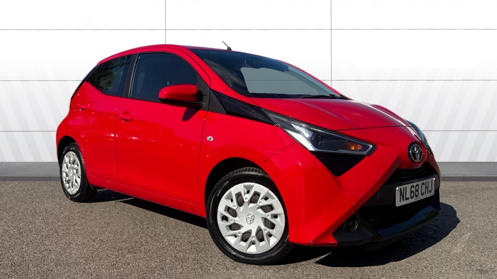 Toyota Aygo 1.0 VVT-i X-Play 5dr Petrol Hatchback - Image 1