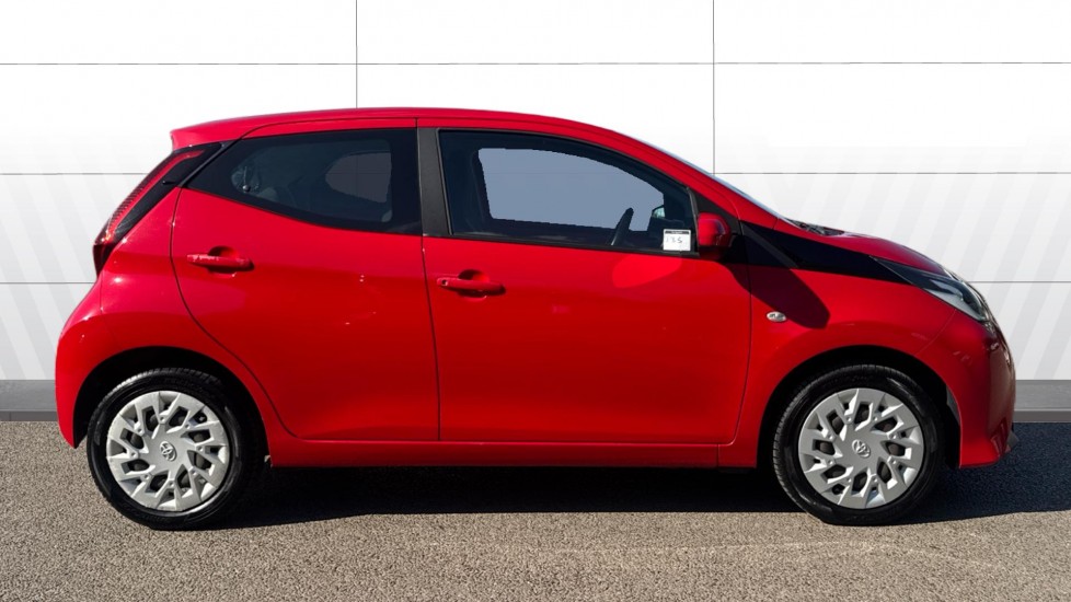 Toyota Aygo 1.0 VVT-i X-Play 5dr Petrol Hatchback - Image 5