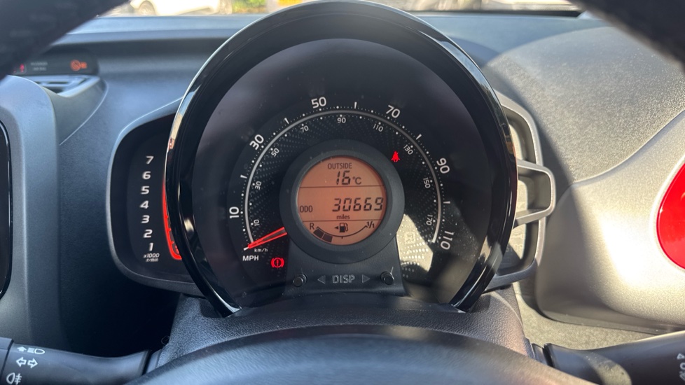 Toyota Aygo 1.0 VVT-i X-Play 5dr Petrol Hatchback - Image 18