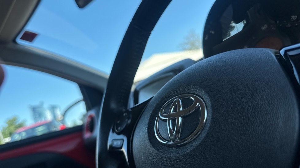 Toyota Aygo 1.0 VVT-i X-Play 5dr Petrol Hatchback - Image 21