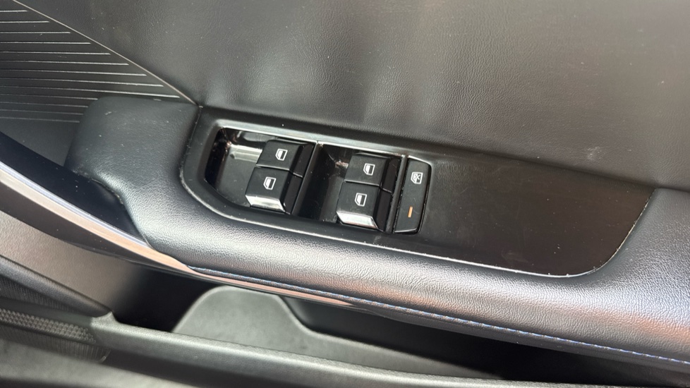 MG MG4 150kW Trophy EV Long Range 64kWh 5dr Auto Electric Hatchback - Image 25